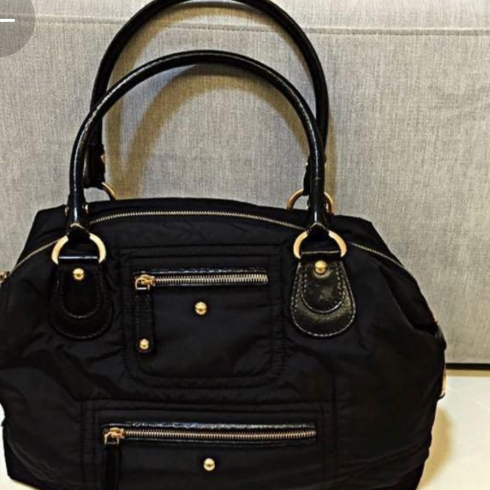 TOD'S BLACK NYLON HAND/SHOULDER TOTE W/BURGUNDY LINING